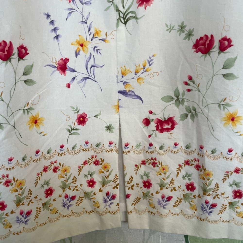 Floral White Dress - Picture 4 of 4